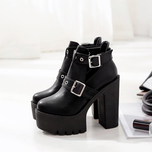 ISO: platform heels with grommets and buckles - Picture 2 of 6